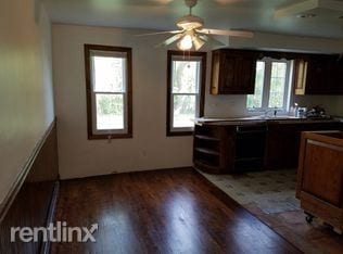 Building Photo - 2 br, 1 bath House - 2110 Lewis Ave
