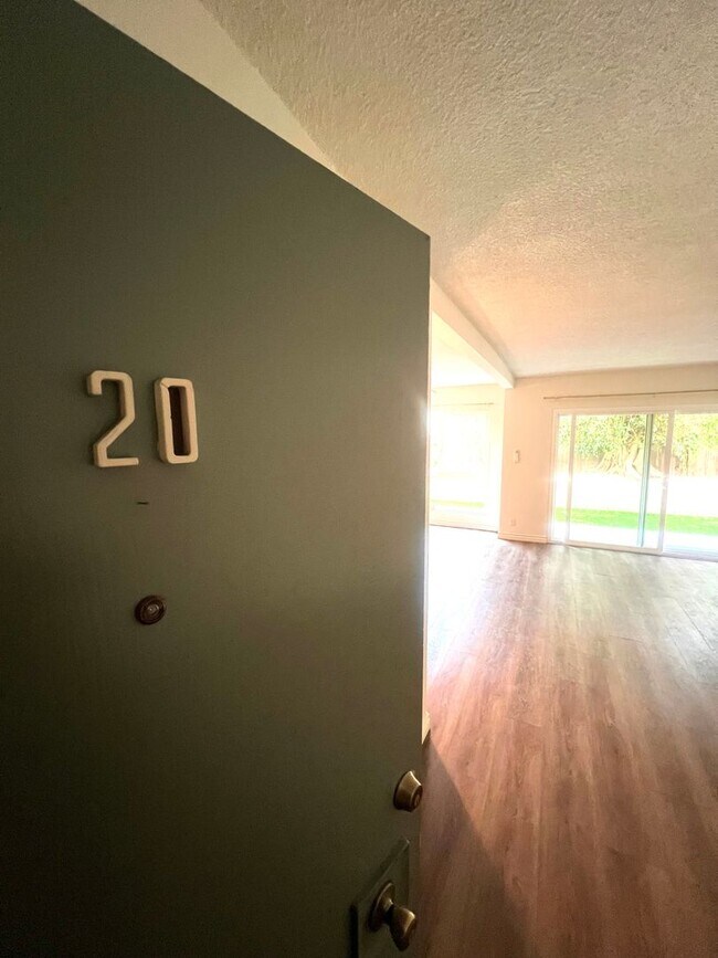 Foto del edificio - 2621 S Centinela Ave