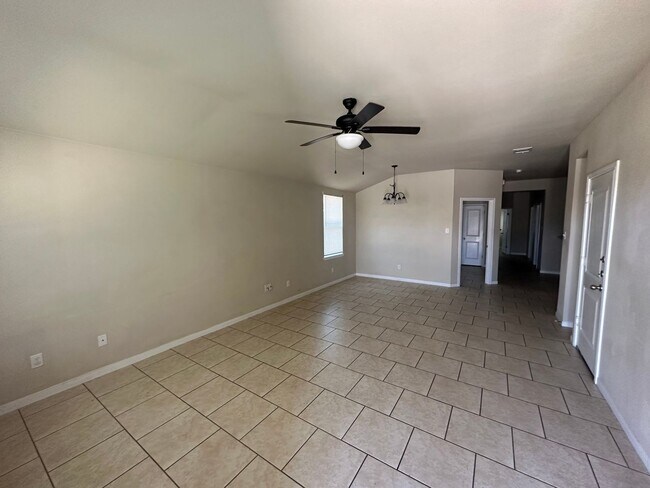 Building Photo - 4304 Ivory Ln