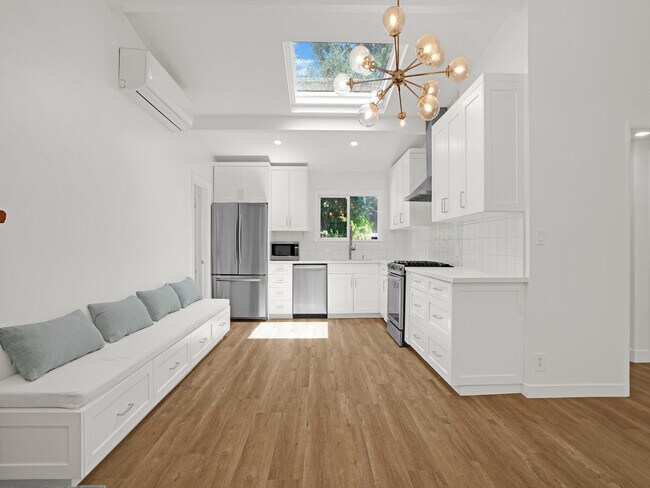 Building Photo - 5338 Campo Rd