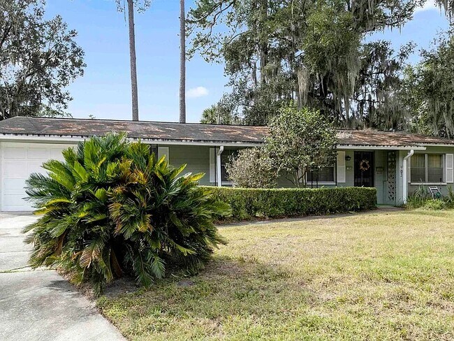 Foto del edificio - 703 NE 6th Pl