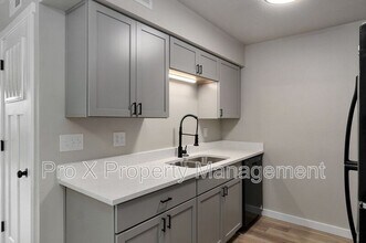 Building Photo - 2213 E Macs Ct