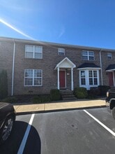 Building Photo - 305 Waterford Ct