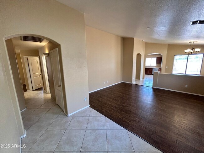 Foto del edificio - 12229 W Maricopa St