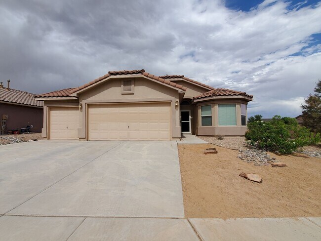 Building Photo - 3 Bed 2 Bath home in Huning Ranch!