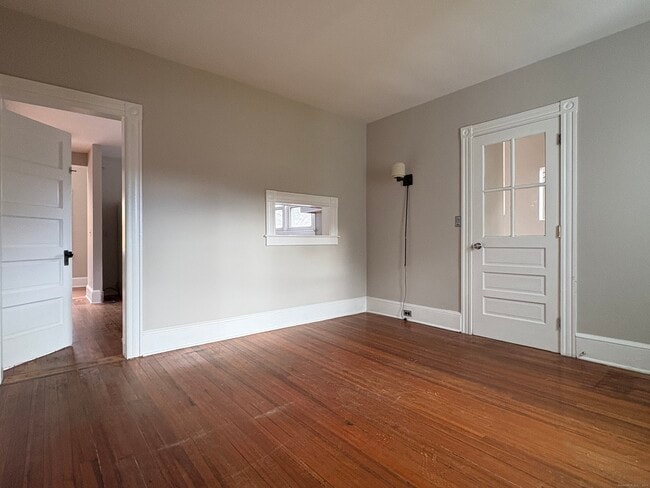 Building Photo - 15 Omo St