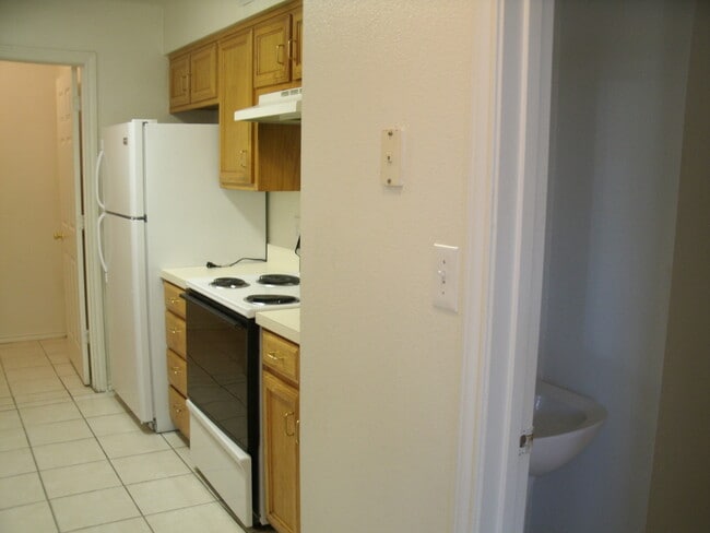Building Photo - 40100-3105
