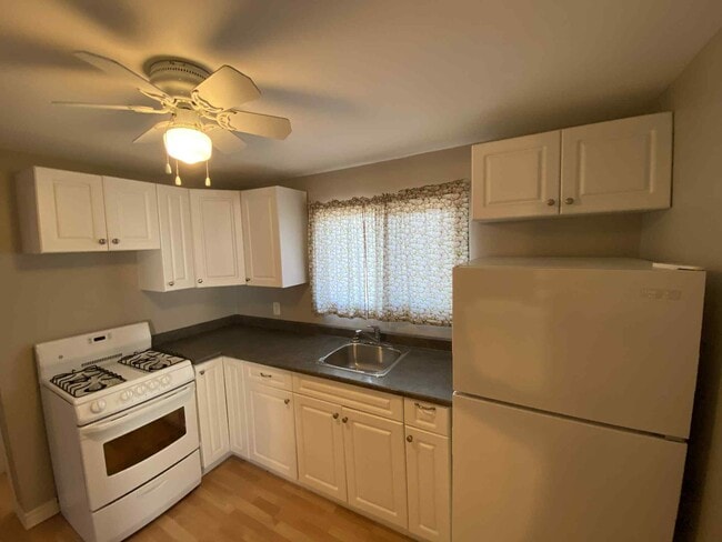 Building Photo - 224 Joseph St