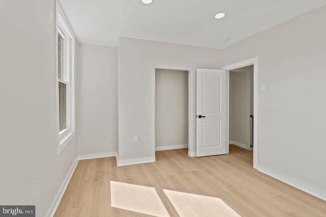 Building Photo - 2321 W Firth St