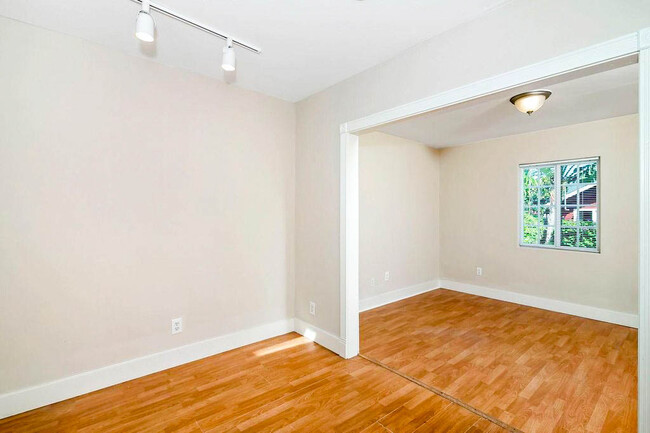 Spacious & Bright Living area! - 4153 1st Ave