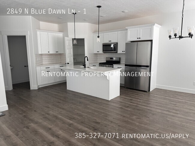 Foto del edificio - 2849 Blue Dawn Ln