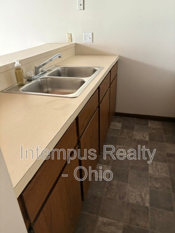 Foto del edificio - 794 Kentwood Dr