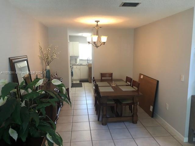 Building Photo - 14040 S Forest Oak Cir