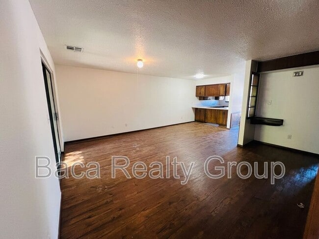 Foto del edificio - 2264 Donna Dr