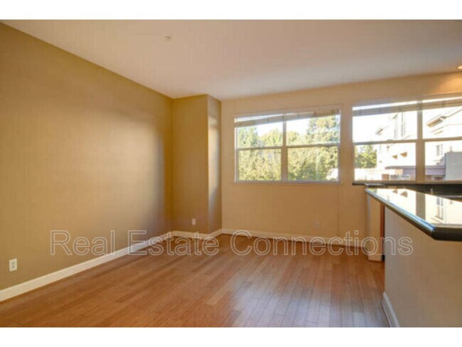 Building Photo - 923 Camille Lane