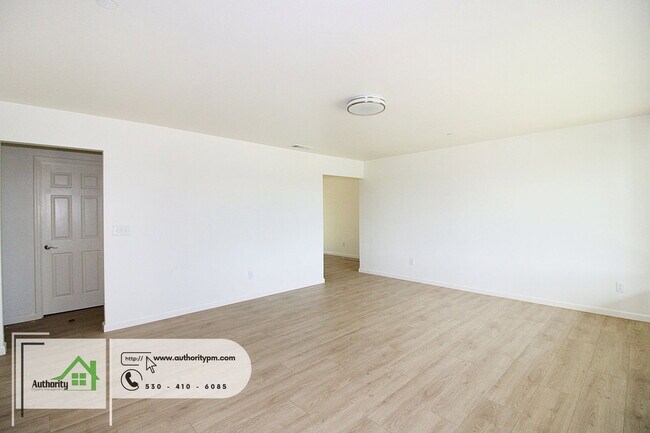 Foto del edificio - 1800 West St