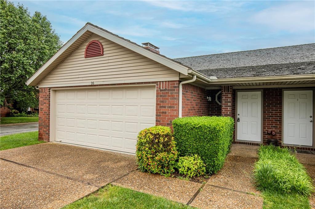 16 S Prairie Dunes Dr, Rogers, AR 72758 Condo for Rent in Rogers, AR