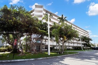 Building Photo - 1750 NE 191st St