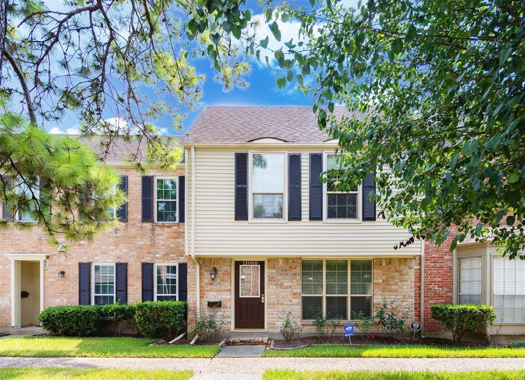 13088 Trail Hollow Dr, Houston, TX 77079 Condo for Rent in Houston, TX