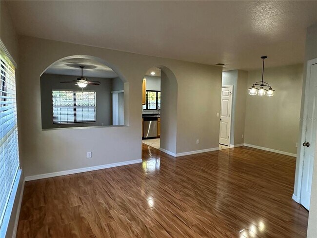 Foto del edificio - 30117 Mossbank Dr