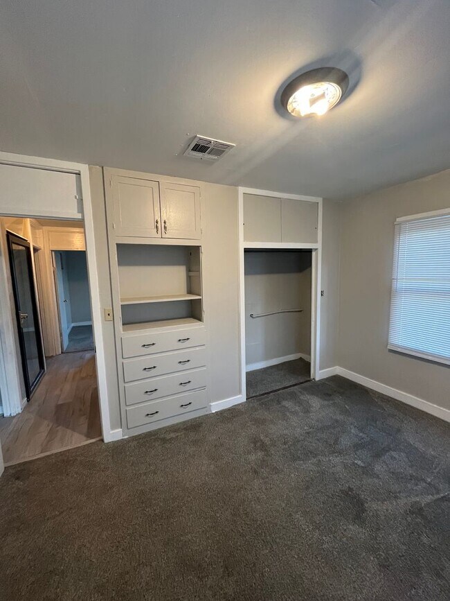 Foto del edificio - Beautiful upstairs 3 bed 1 bath apartment in Lexington, Ok -