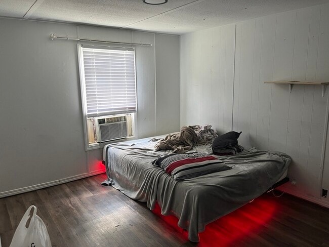 Building Photo - 2 Bed 1 Bath Mobile Home
