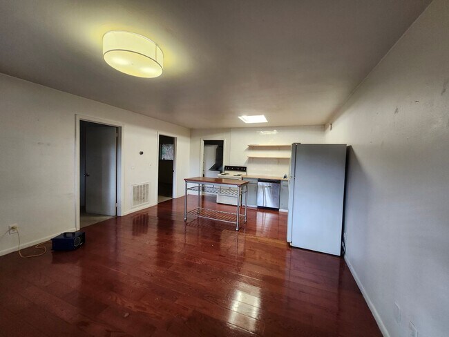 Foto del edificio - 3123-3125 Navajo Dr