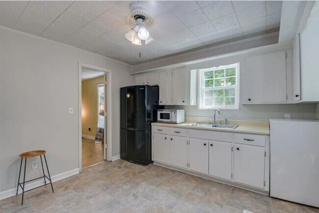 Foto del edificio - Charming North Augusta Living on a Spacious 1-Acre Lot!