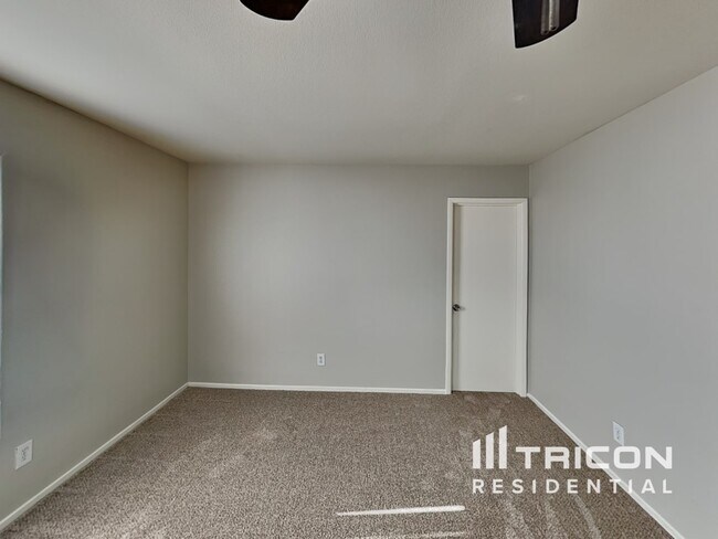 Building Photo - 1251 Golden Apple St
