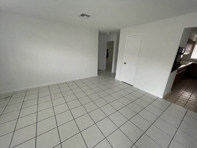 Foto del edificio - 2-bedroom, 2-bathroom Duplex available.
