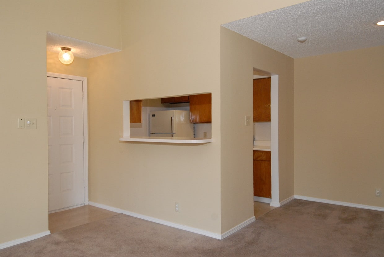 Entry Way - 2861 Franklin Dr