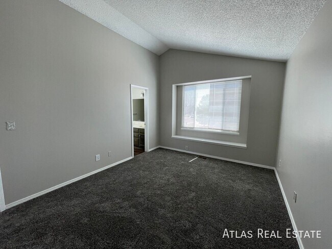 Foto del edificio - 6658 Chantilly Pl
