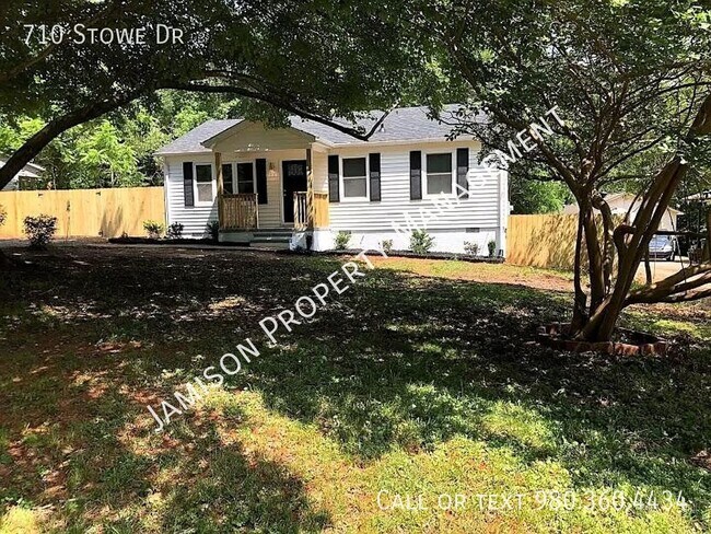 Building Photo - 710 Stowe Dr