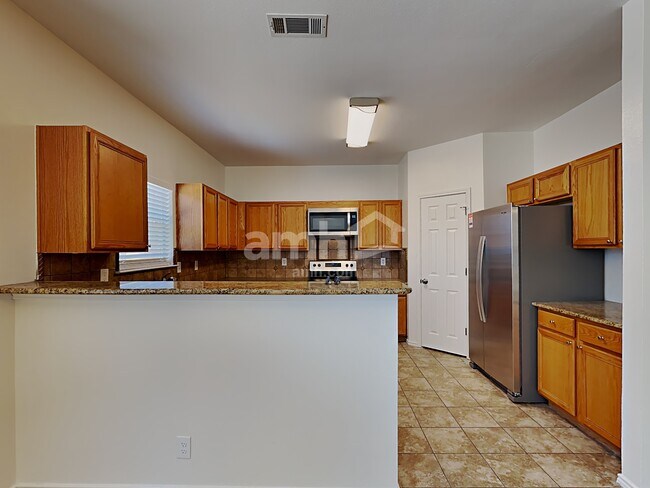 Foto del edificio - 9319 Foxgrove Way