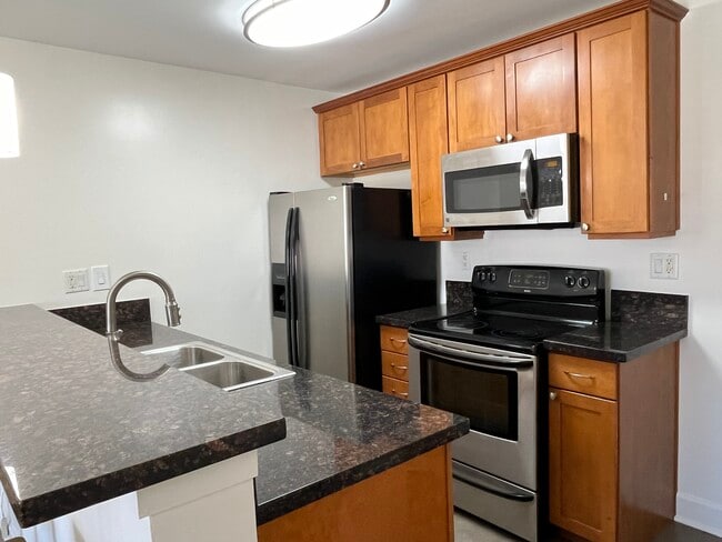 Kitchen - 10982 Roebling Ave