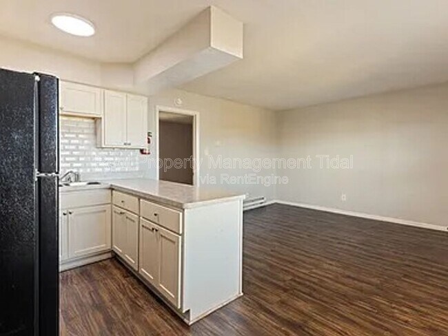 Foto del edificio - 5667 Brickell Rd