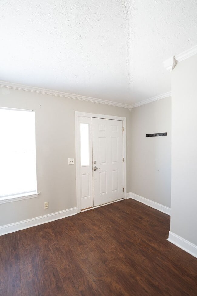 Foto del edificio - Available Now!