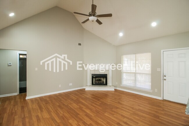 Building Photo - 365 Wynbrook Dr