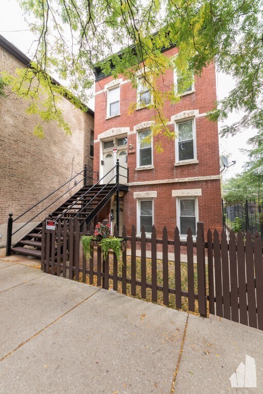 Foto del edificio - 1867 N Sheffield Ave