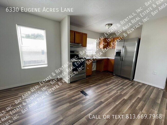 Foto del edificio - 6330 Eugene Acres Ln