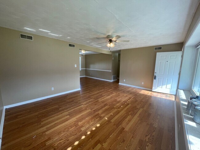 Foto del edificio - Cute 3 bedroom 1 bath ranch style home in ...