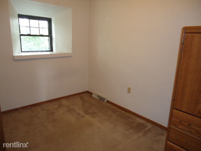 Building Photo - 334 Meyran Ave