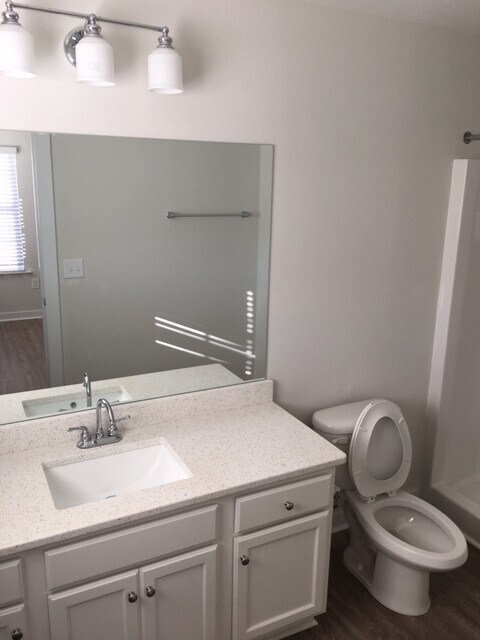 Foto del edificio - 305 Lorien Way