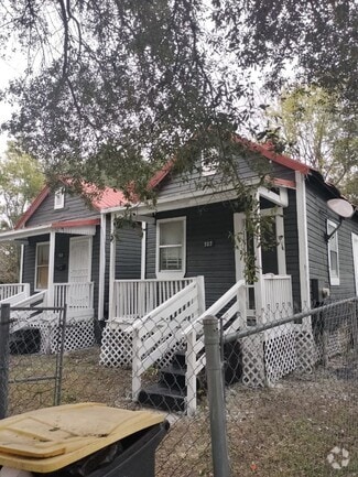 Building Photo - 709 Franklin St