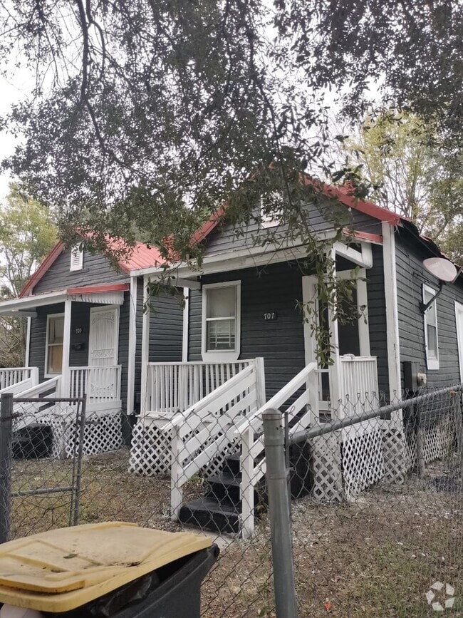 Building Photo - 709 Franklin St