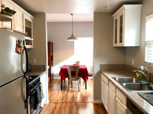 Cocina - 3711 Baldwin St