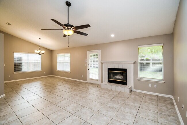Foto del edificio - 8618 Wyndhurst Dr