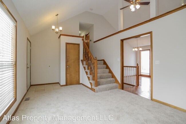 Building Photo - 3 br, 2.5 bath House - 6467 NW Valley Drive