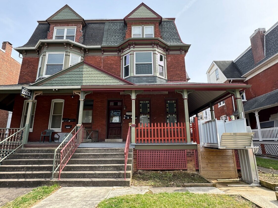 Primary Photo - 658 Linden Ave