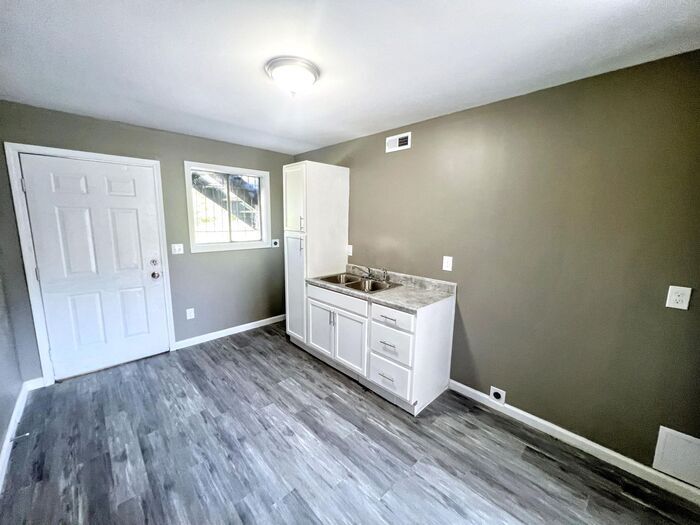 Foto principal - 7702 7th Ave S